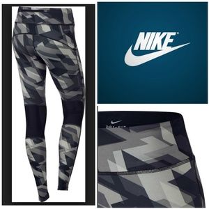 Nike Black and Gray Patterned Leggings